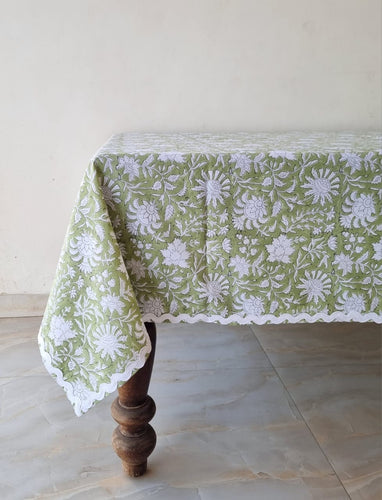 Fiona Tablecloth with Ric Rac Border