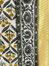 Load image into Gallery viewer, Daisy Tablecloth