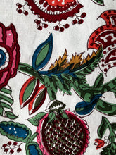 Load image into Gallery viewer, Juliette Tablecloth