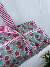 Load image into Gallery viewer, Quilted Bags