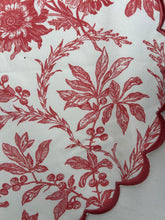 Load image into Gallery viewer, Rose Scallop Placemats