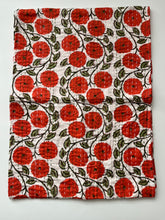 Load image into Gallery viewer, Margo Table Runner